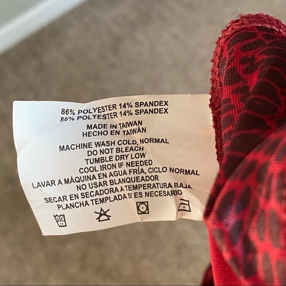 Alpha Prime Apparel Red Black Croc Nile Workout Leggings, Medium - Picture 12 of 13